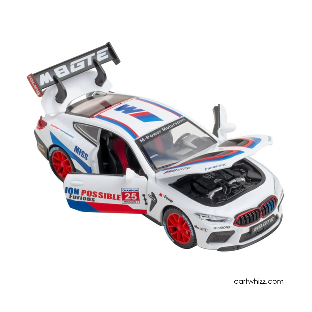 BMW M8 1:32