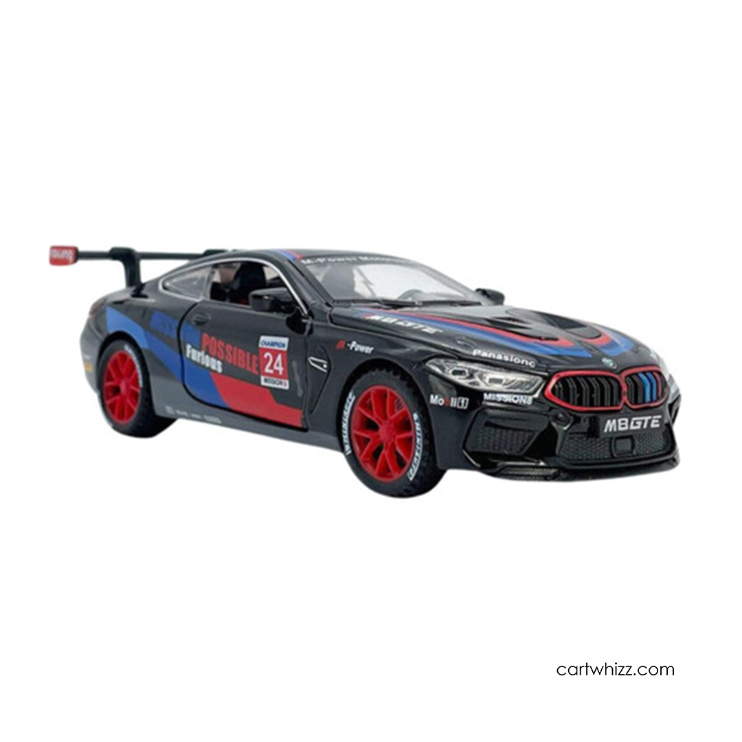 BMW M8 1:32