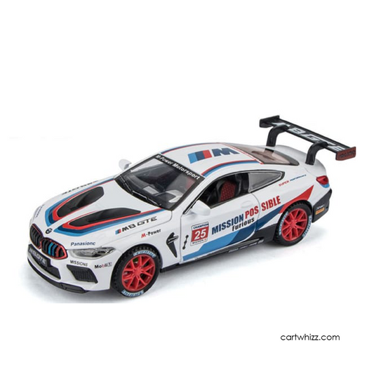 BMW M8 1:32