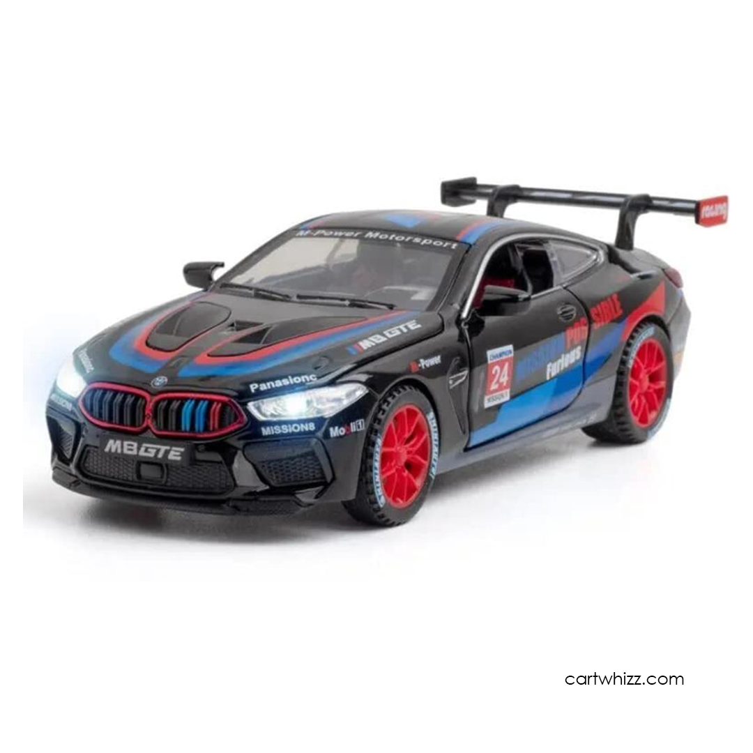 BMW M8 1:32
