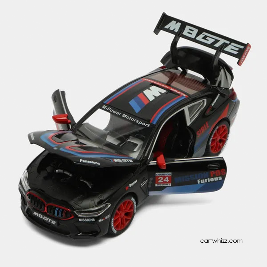 BMW M8 1:32